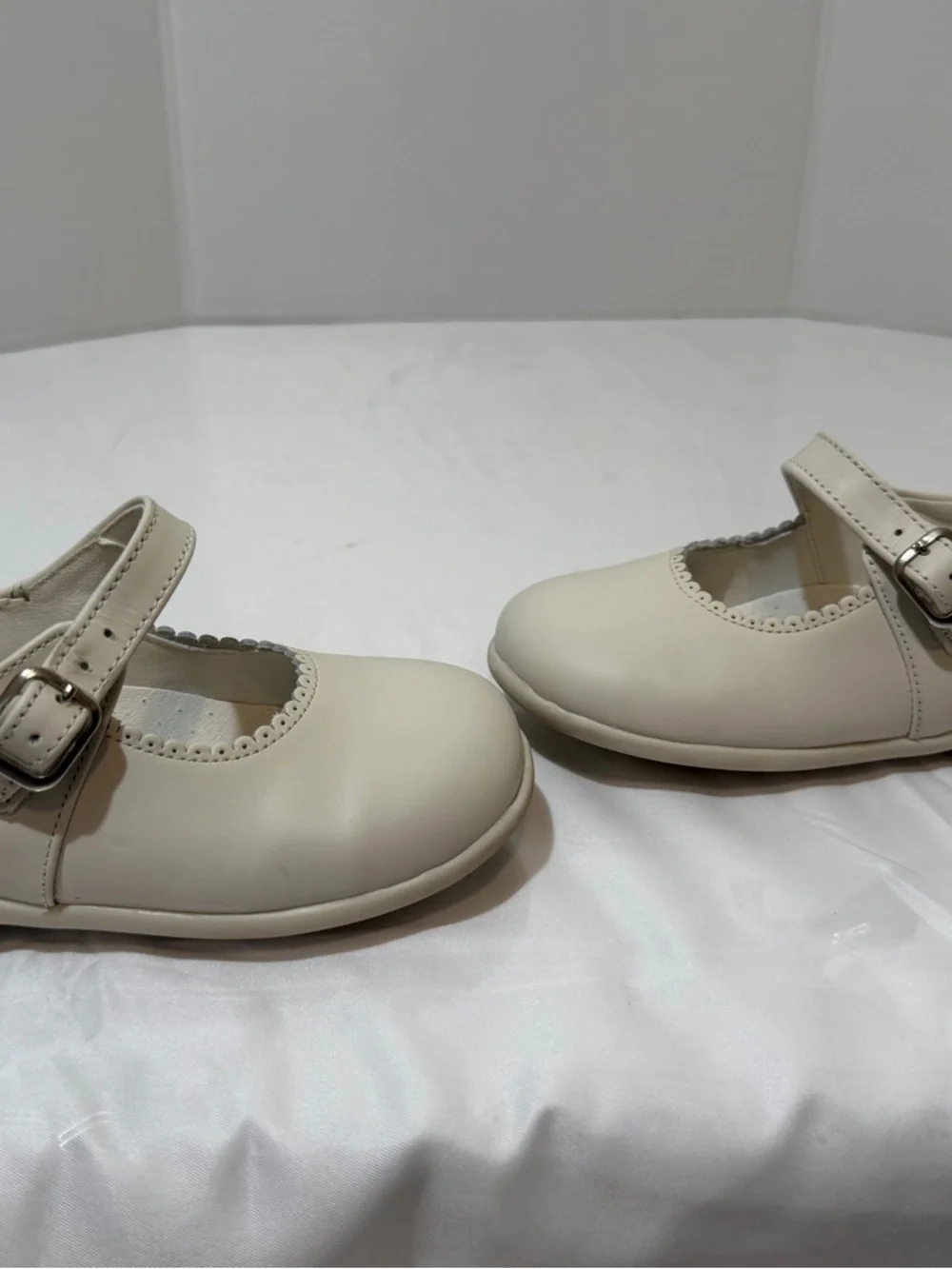 La Coqueta Ivory Nappa Leather Toddler Mary Jane Shoes Size 25 (9 US)